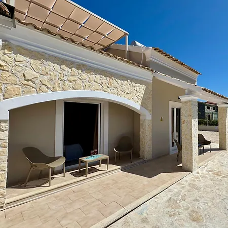Edith's House - Adults Only * Plage d'Almiros