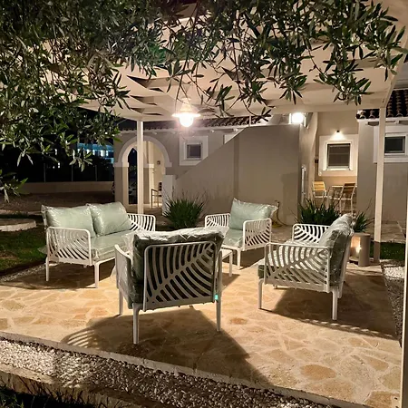 Edith's House - Adults Only Appartement Plage d'Almiros