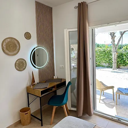 Edith's House - Adults Only * Almiros strand